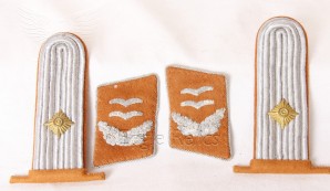 Luftwaffe Signals Collar patches and shoulder boards image 1