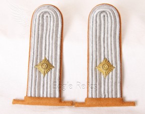 Luftwaffe Signals Collar patches and shoulder boards image 3