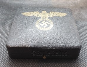 3rd Reich – Für Besondere Leistungen In Der Tierzucht -Medallion with  Original Case image 5