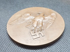 3rd Reich – Für Besondere Leistungen In Der Tierzucht -Medallion with  Original Case image 2