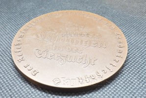 3rd Reich – Für Besondere Leistungen In Der Tierzucht -Medallion with  Original Case image 3
