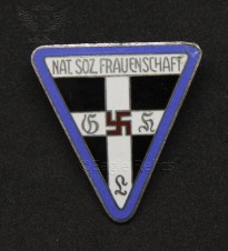 Fraunenschaft Mitgliedabzeichen – First Pattern Orts Level Badge image 1
