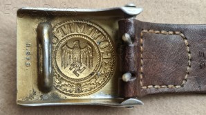 KM gilt buckle with tab and belt image 7
