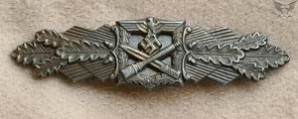 FLL Maker marked bronze Close Combat Clasp – fine condition image 1