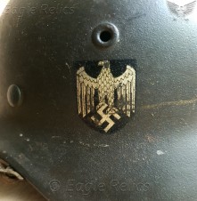 Mint M40 Army single decal combat helmet image 3