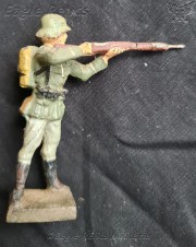 Lineol rifleman standing figure image 1