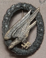 Luftwaffe Fallschirmjäger Badge image 1