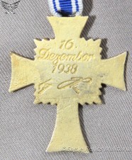 Mothers’ Cross in Gold image 5
