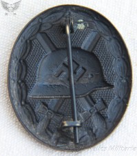 Black wound badge in packet of issue image 3