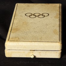 Deutsche Olympia-Erinnerungsmedaille 1936.- Boxed Olympic 1936 Medal image 10