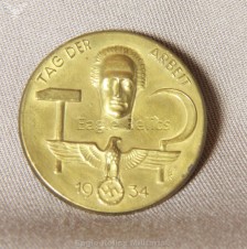 Day Badge 1934 – Tag der Arbeit image 1