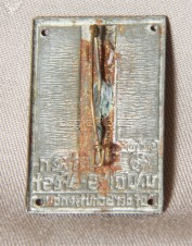 Schützenburger Marksmanship and Volks-Fest Badge; image 2