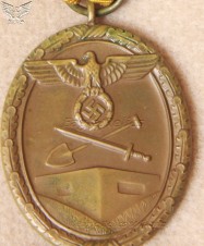Westwall Medal Early Tombac image 1