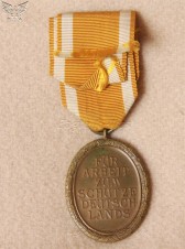 Westwall Medal Early Tombac image 3