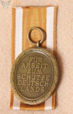Unissued Early Tombac West Wall Medal image 2