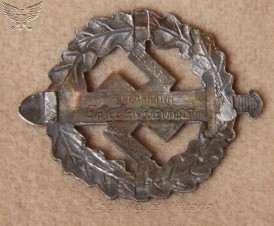 SA Sports Badge in Silver. Maker marked – Silberes SA-Sportabzeichen image 3