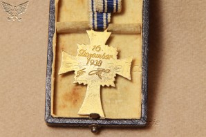 Boxed Mothers Cross in Gold – Ehrenkreuz der Deutschen Mutter in Gold image 2