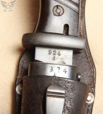 Matching Numbered Early low number K98 Bayonet & Frog image 2